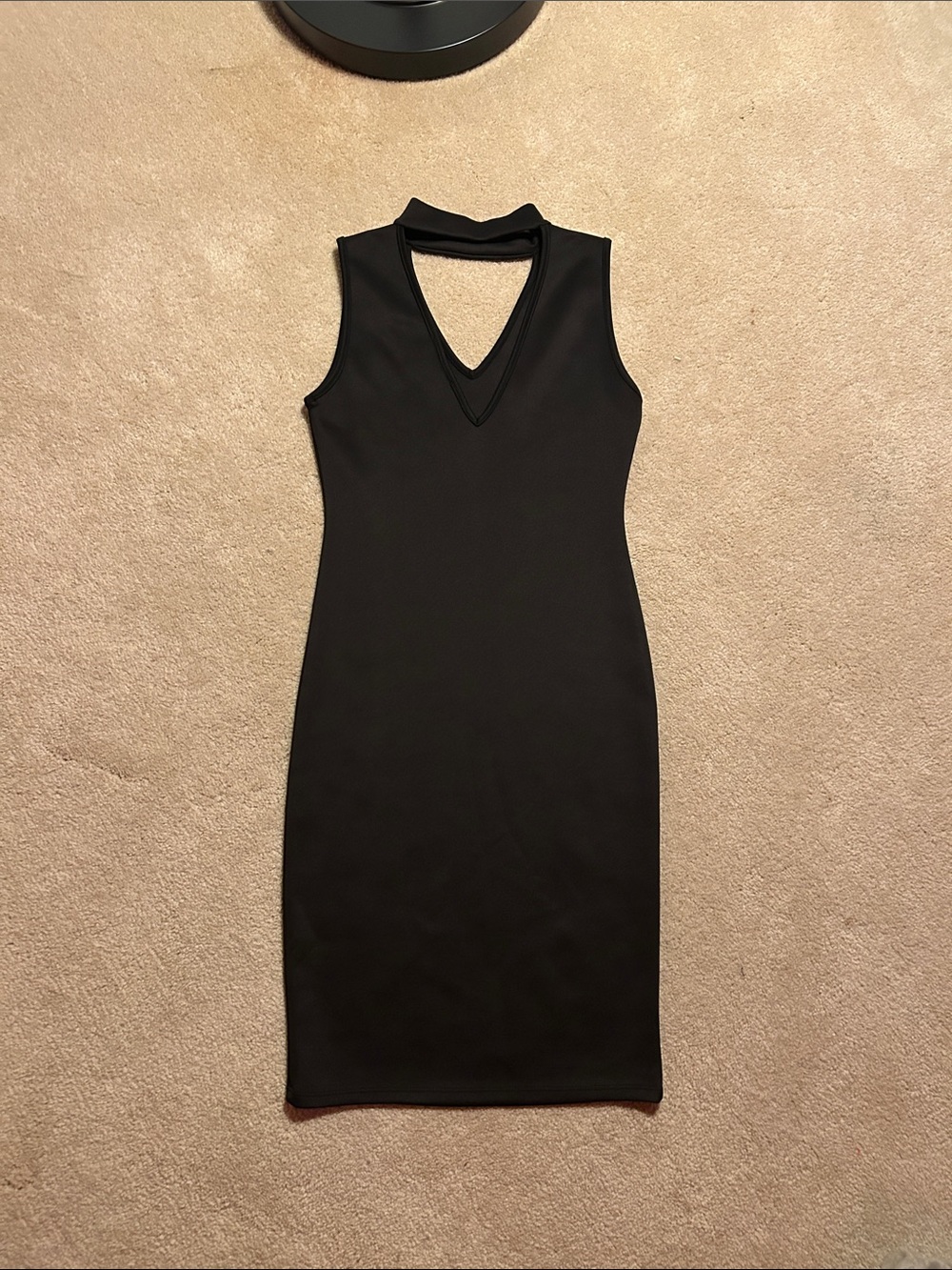 Sleeveless Black V-Neck Bodycon Dress